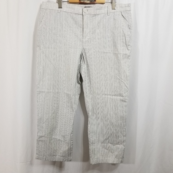 REITMAN'S Cotton Spandex striped plus size 16 capris - Picture 2 of 15